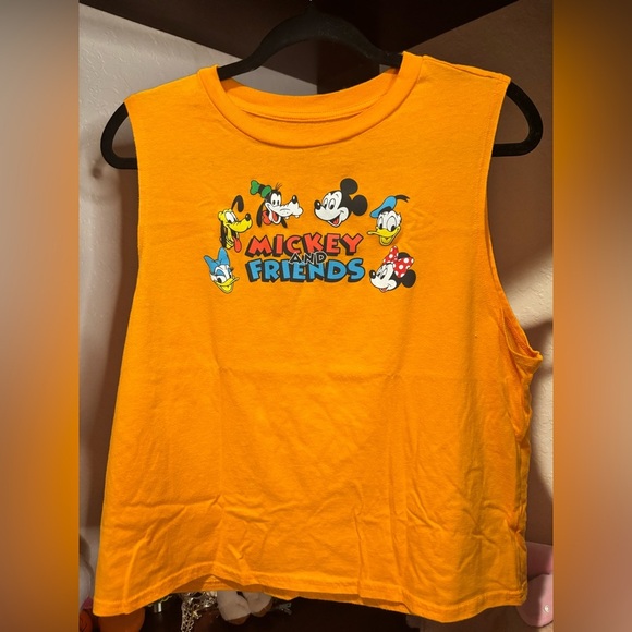 Disney T-shirt, Mickey Mouse, and friends - Picture 1 of 1